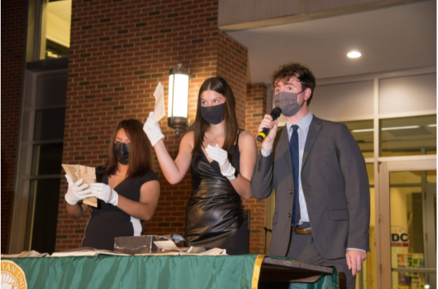Caption: Student senate presents the contents of the capsule.